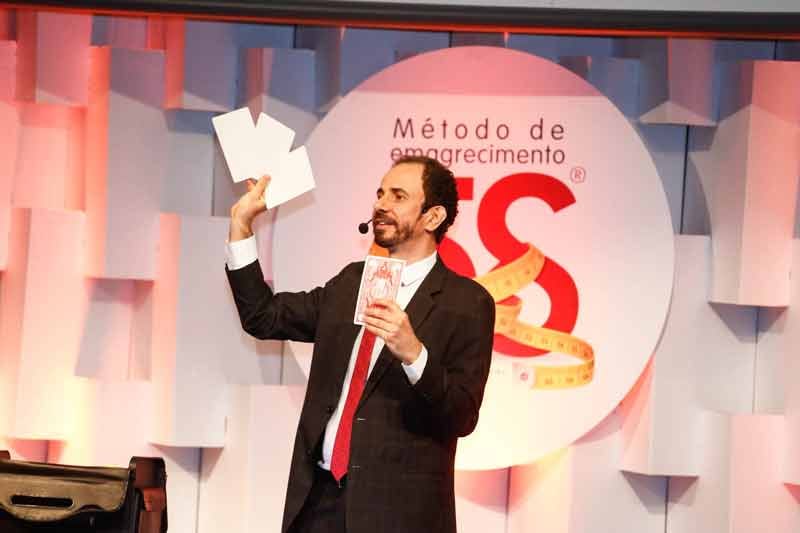 Daniel Bizon utilizando o baralho no evento da Brands Daniel Bizon utilizando o baralho no evento da Brands