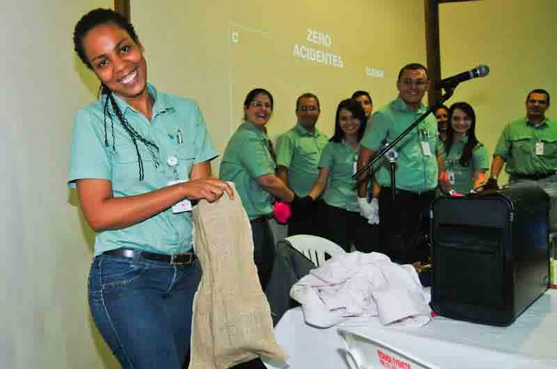 Colaboradora da Vale participa da palestra motivacional Colaboradora da Vale participa da palestra motivacional