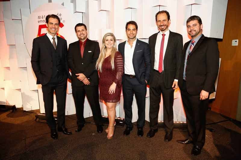 Daniel Bizon junto com os outros palestrantes de renome Daniel Bizon junto com os outros palestrantes de renome