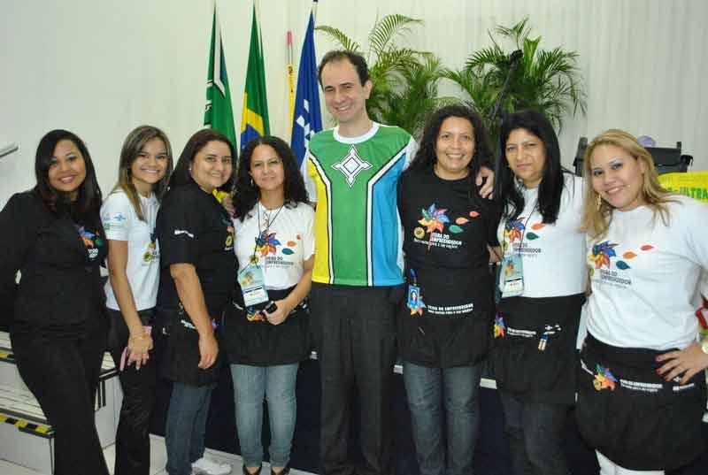 Palestrante Daniel Bizon com a Equipe SEBRAE Amapá na Feira do Empreendedor Palestrante Daniel Bizon com a equipe do Sebrae Amapá