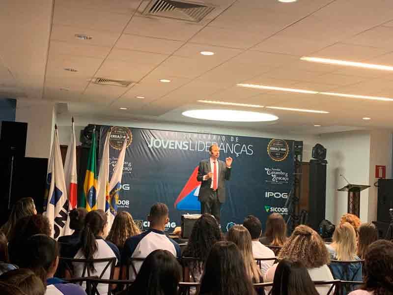 Palestrante motivacional Daniel Bizon no XVI Seminário de Jovens Lideranças CREA Jr. Palestrante motivacional Daniel Bizon no XVI Seminário de Jovens Lideranças CREA Jr.